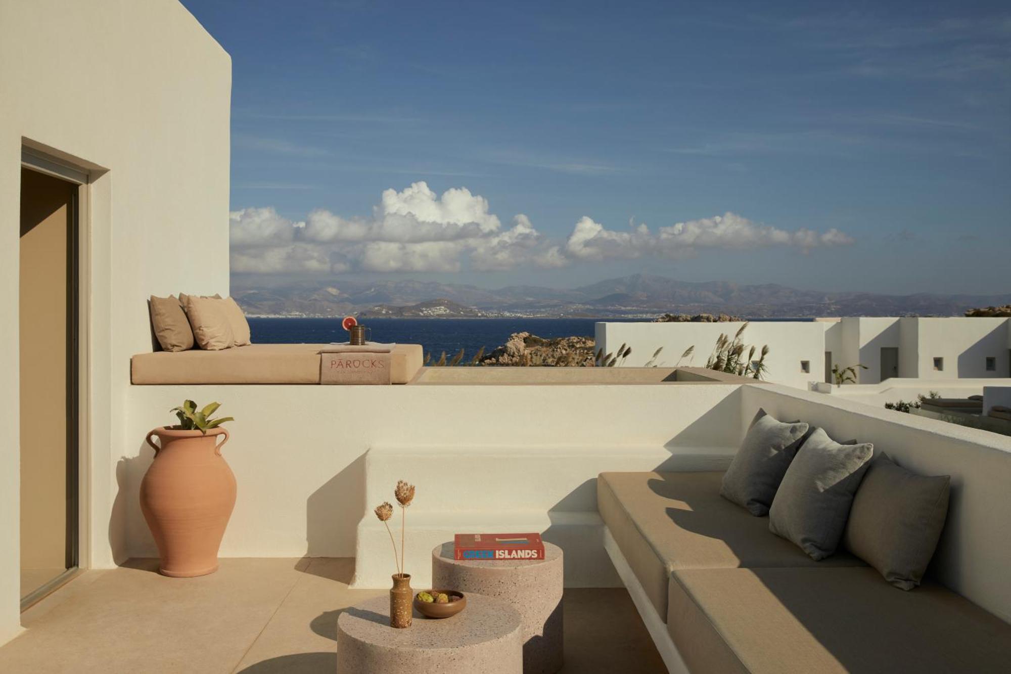 Parocks Luxury & Ambelas